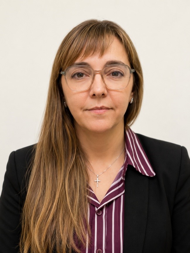 Prof. Dra. Cintia Girard
