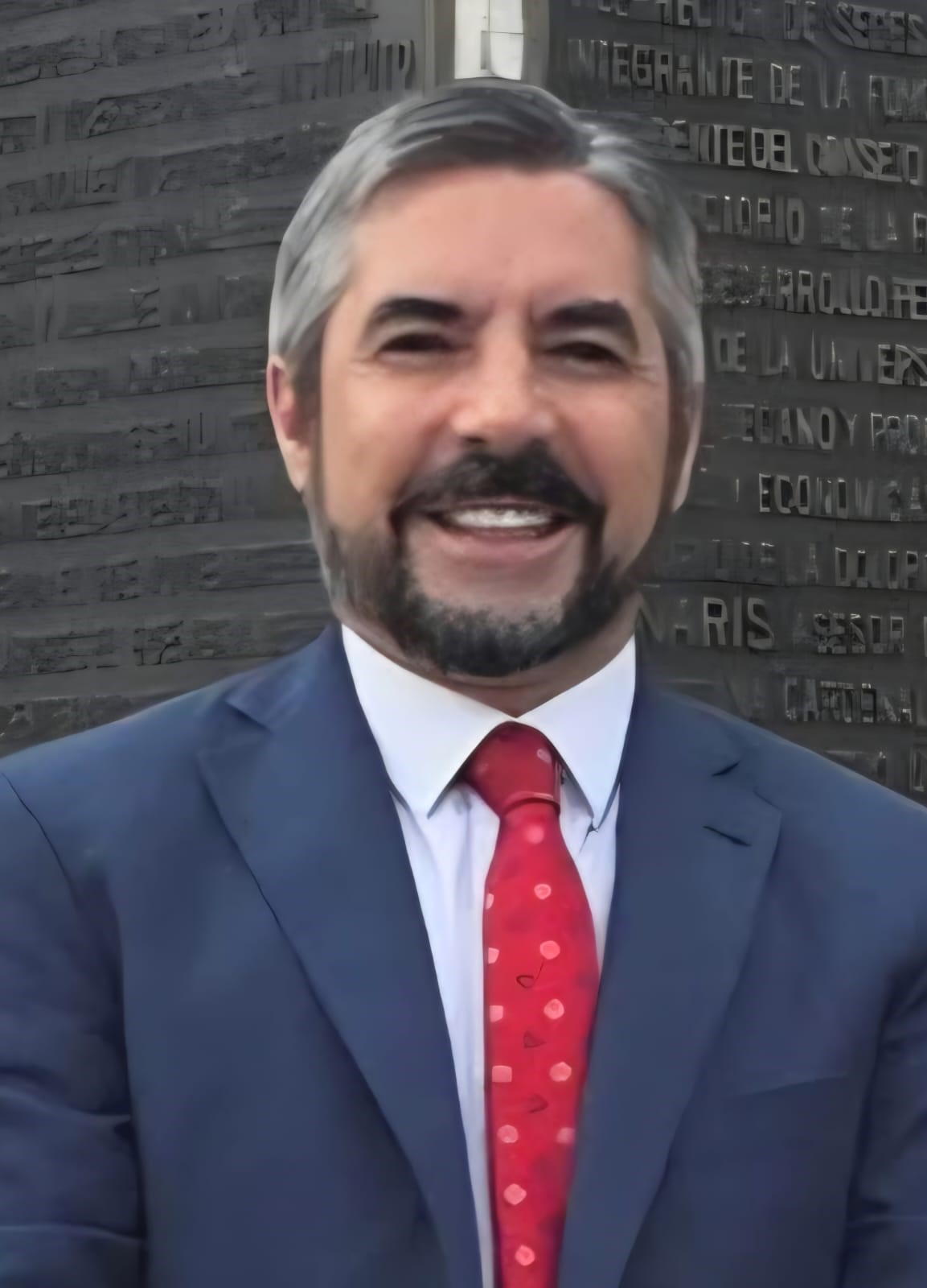 Dr. Gonzalo Salerno